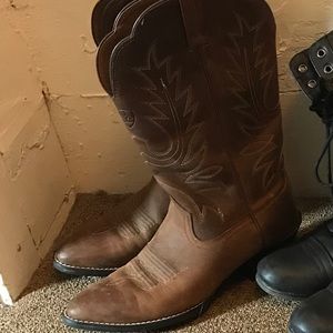 Ariat boots, size 7/8